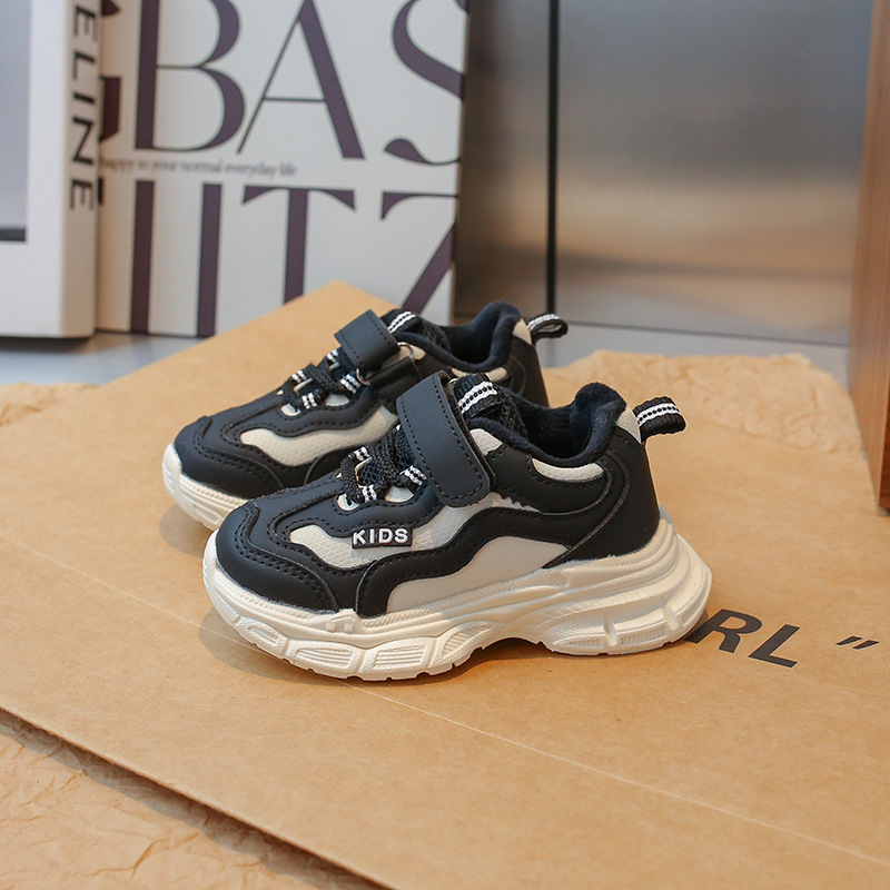Zapatos deportivos infantiles nuevos para otoño e invierno 2025, zapatillas ligeras estilo dad shoes para niños y niñas, zapatillas para correr para bebés y niños pequeños, cálidas y a la moda.