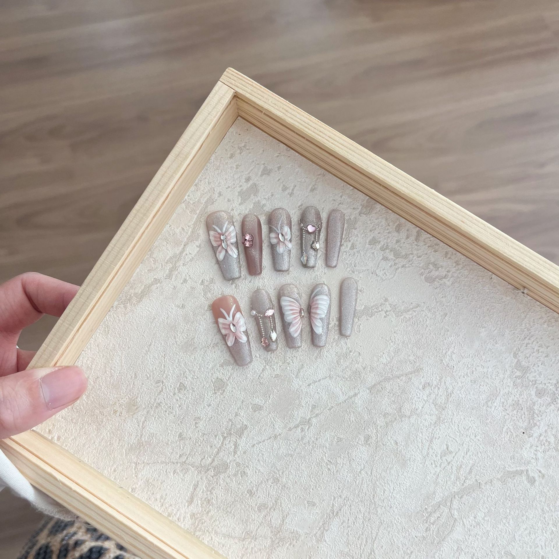 O1CN01DsRda11dE1cfarqR0_!!2215852973703-0-cib.jpg?x-oss-process=image/format,webp