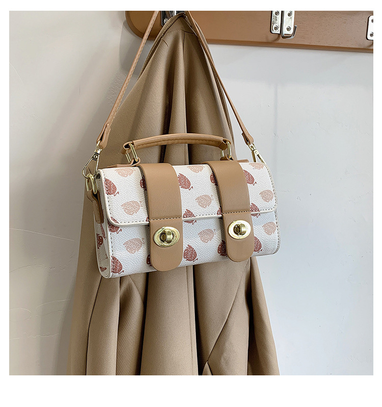 Fashion Printed Flip Lock Handbag Messenger Bag display picture 1