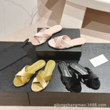 ߶Ʒ|2024ļСLZqA^ƽ׽控һ¶ֺЬŮ