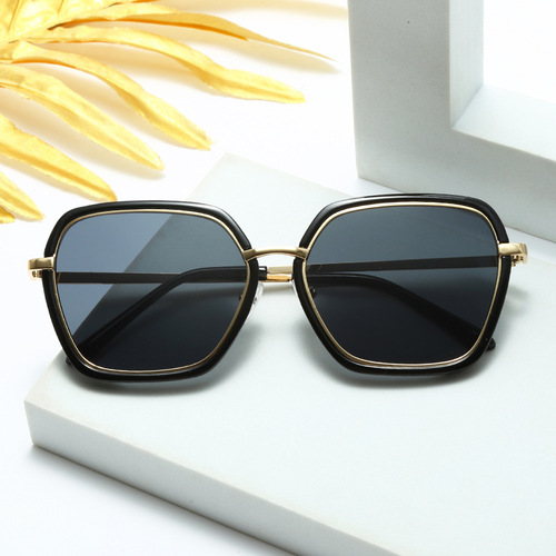 2024 new square frame sunglasses for men and women, outdoor driving, anti-UV, face modification, clothing and eye protection