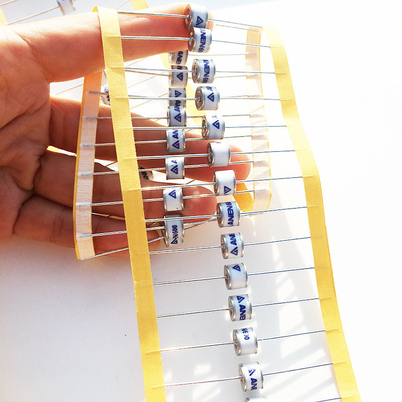 深圳工厂现货2R8*6陶瓷气体放电管 防雷防爆管600V20KA编带放电管