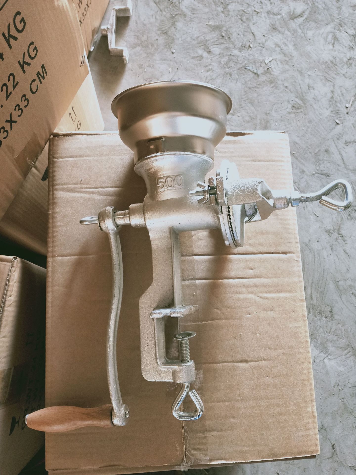 低斗 铸铁电镀锡 玉米 谷物研磨机，手摇碾磨机