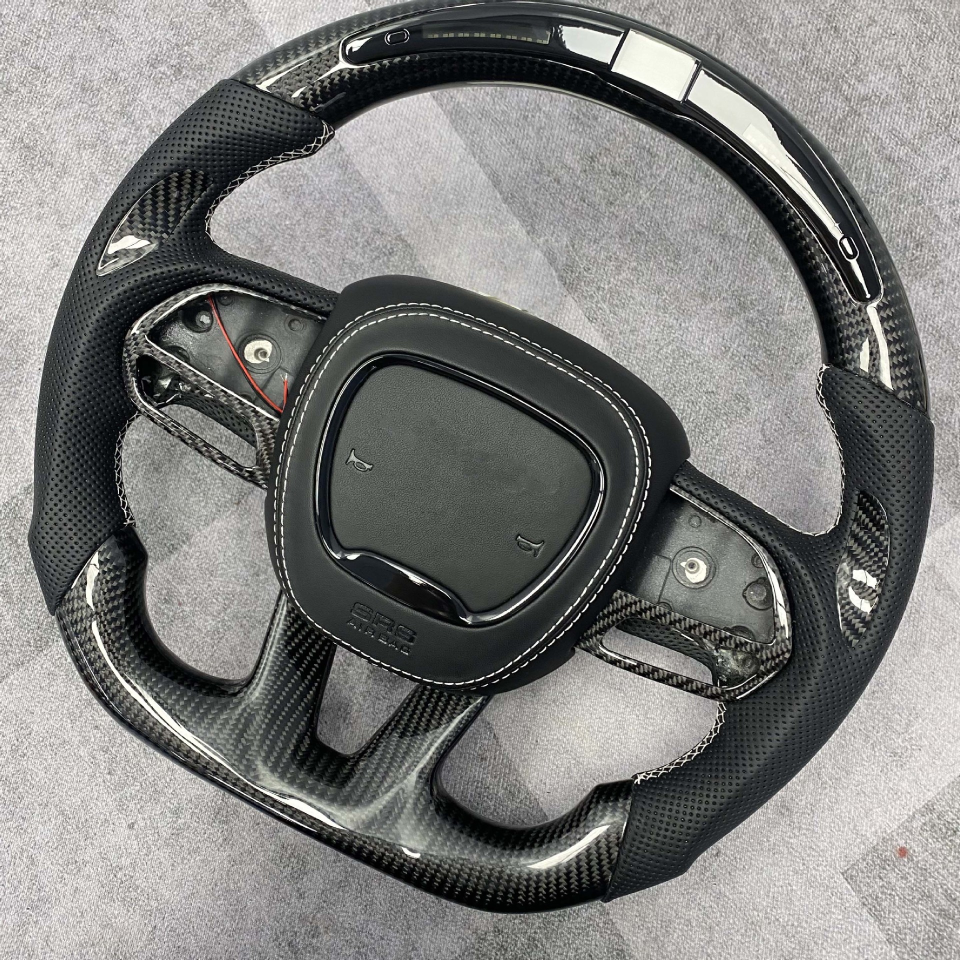 Customized Carbon Fiber Steering Wheel Suitable for Dodge Challenger Srt Dodge Hellcat Charger Modified with Led Lights