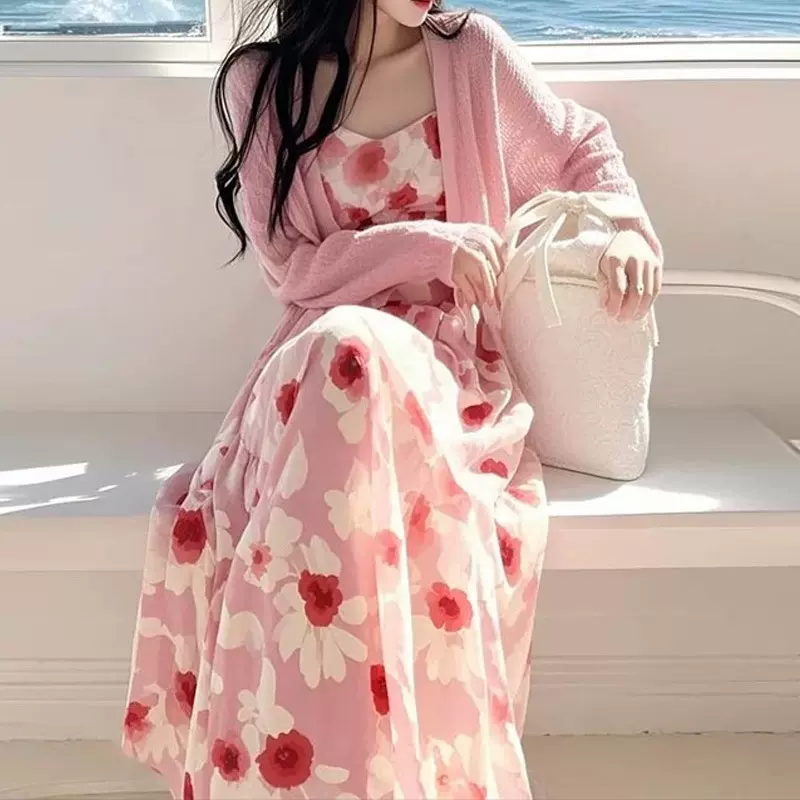 开春穿搭一整套粉色开衫吊带裙套装法式大码胖mm气质碎花连衣裙子