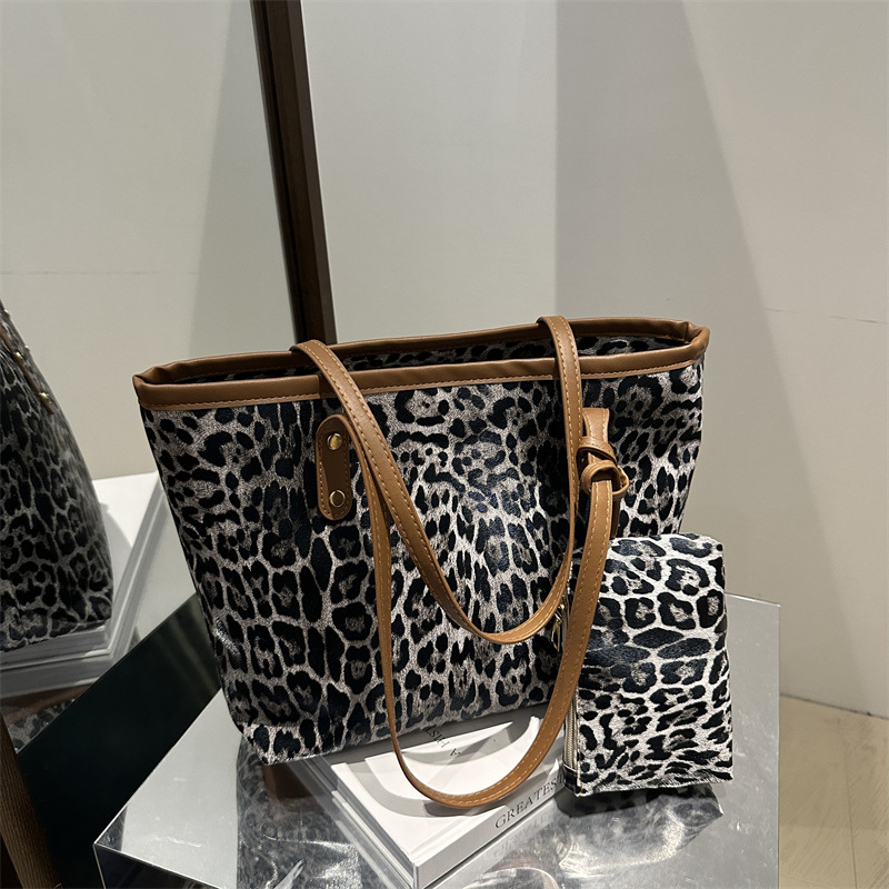 Bolso con estampado de leopardo para mujer de gran capacidad 2024 nuevo otoño e invierno bolso de compras casual de un solo hombro bolso de viaje de trabajo de moda