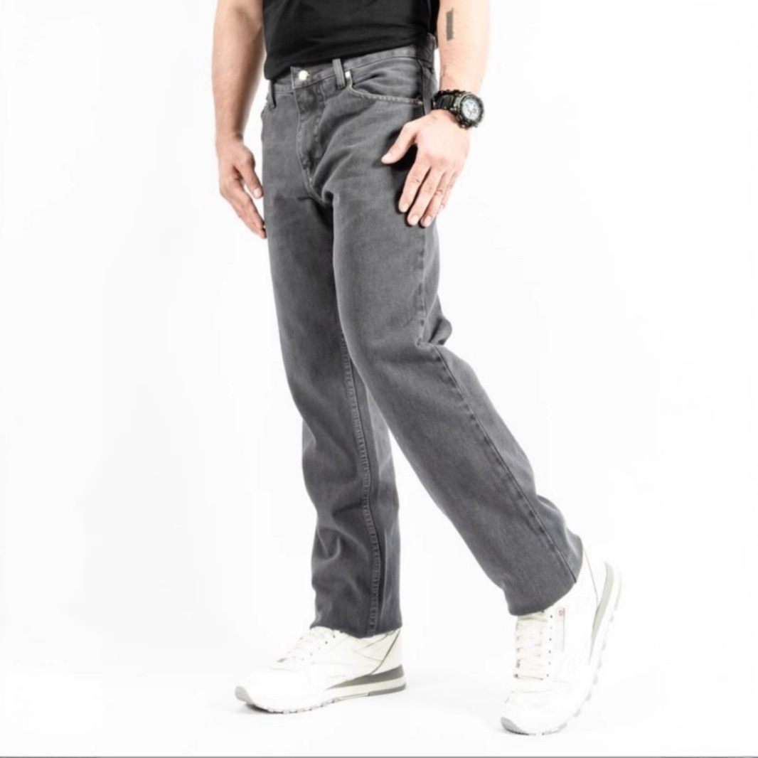 Cleanfit Herren-Jeans mit geradem Bein, grau, lässige Hose, mittelschweres Stretchmaterial, amerikanischer High-Street-Trend 2025_voghion.com