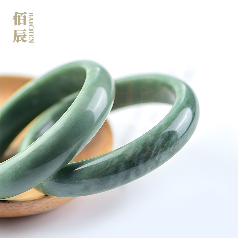 비취 팔찌 제조업체 도매 귀주 에메랄드 컬러 팔찌 여성 비취 팔찌 10 위안 스톨 비취 비취 팔찌 공급