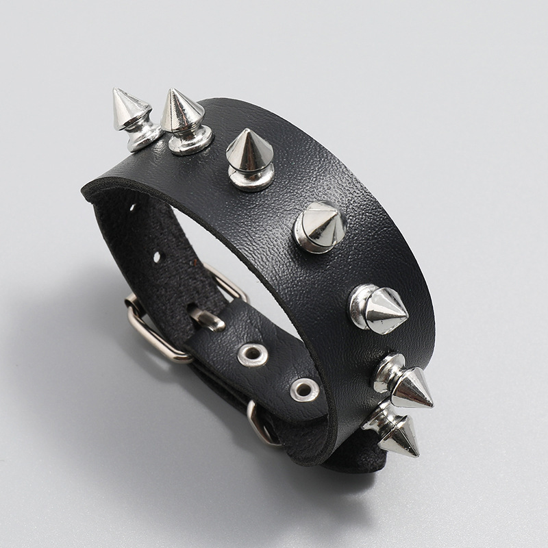 Cross-Border Hot Selling Exaggerated Punk Style Single Row Spiked Short Rivet Decorative Bracelet Simple Adjustable Leather Bracelet