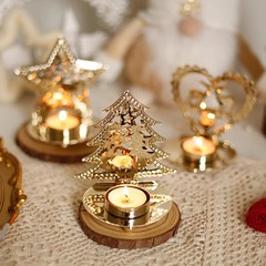 2024金色の透かし彫りの鉄芸クリスマスの燭台のデスクトップの装飾品の置物のテーブルはヨーロッパ式のフランス式を配置します。