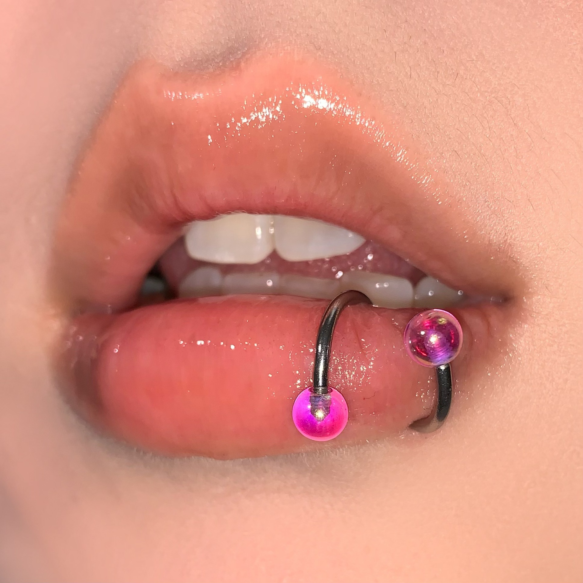 Silver pointed spike labret stud material detail