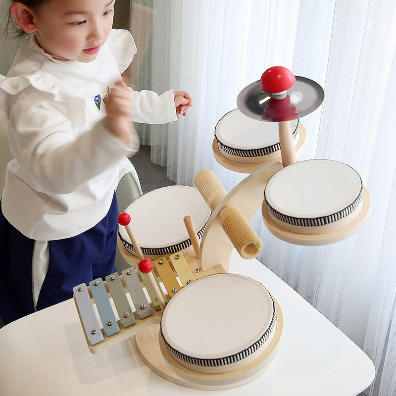クロスボーダーの子供の木の早教の幼稚園の赤ちゃんのデスクトップの多機能の打楽器は琴をたたいて太鼓を打ちます。