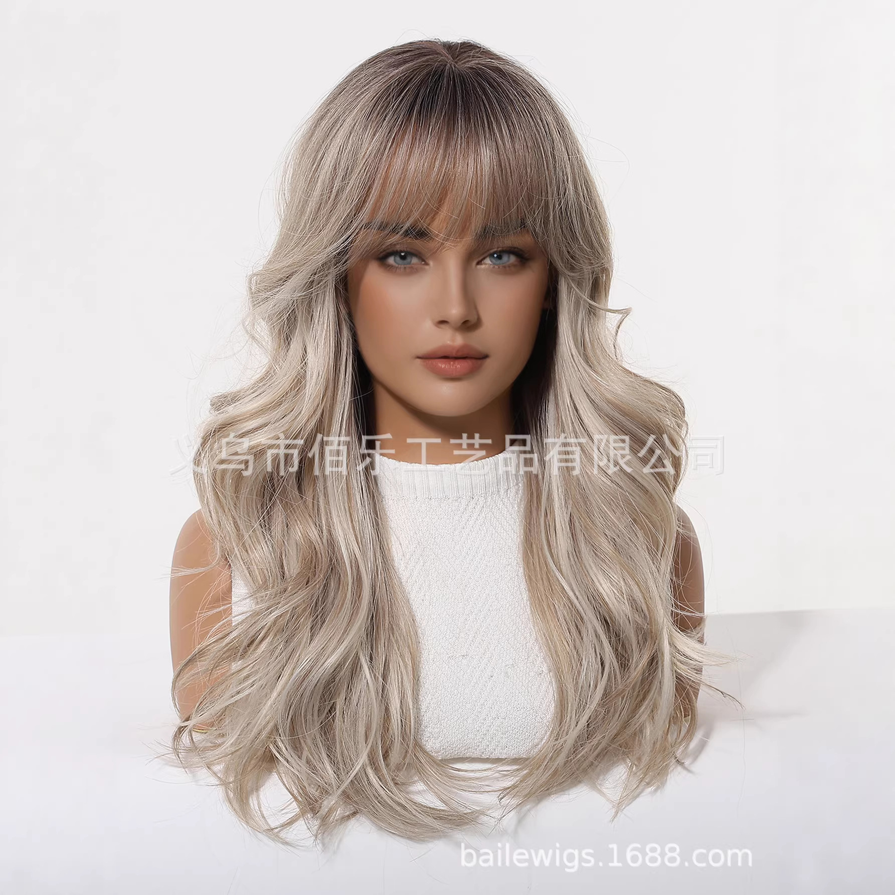 Moda floja ondulado agua cabello largo nivel de franja caliente sensación de atmósfera blanca para todo el toque de cabello exclusivo transfronterizo wigs image 3