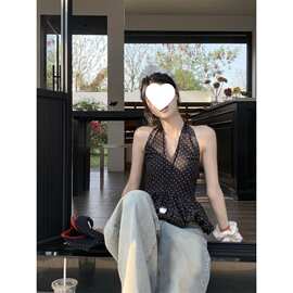 （打揽）甜美风黑色波点挂脖V领背心女夏季设计感小众修身别致上