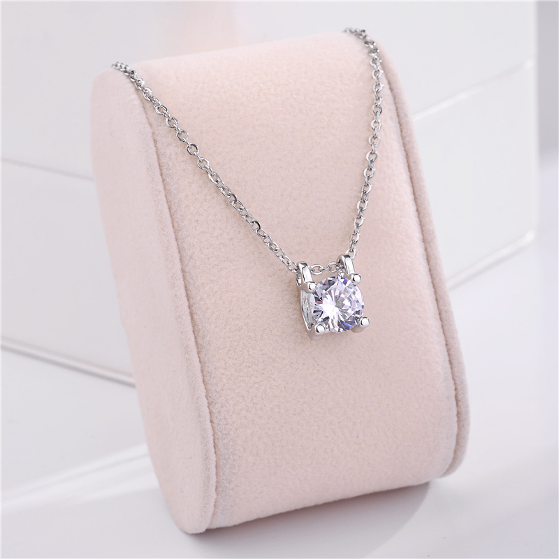 rose gold plated simple four claw single diamond pendant female versatile trend clavicle chain temperament titanium steel necklace_voghion.com