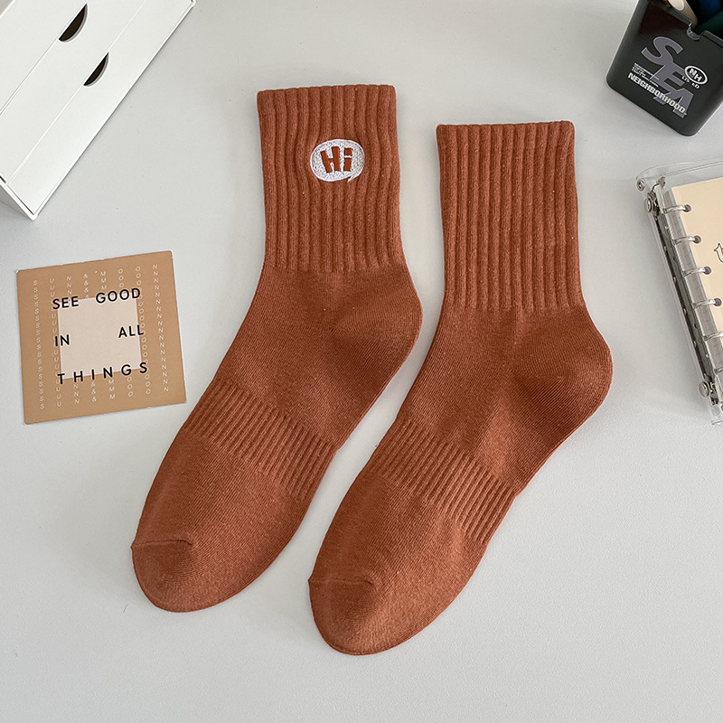 Calcetines Calcetines de tubo desodorante de primavera y otoño para hombre Calcetines de algodón de color sólido Calcetines deportivos que absorben el sudor Calcetines de hombre Zhuji al por mayor