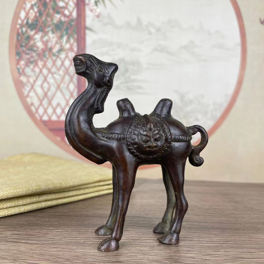 Desert Camel Animal Ornaments Vintage Alloy Crafts Ornaments Antique Rack Home Wine Cabinet Tea Pet Ornaments