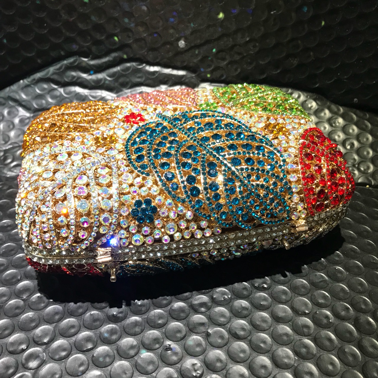 Túi clutch dạ hội đính đá pha lê hình lá phong, vỏ cứng kim loại rỗng, xách tay dự tiệc — Vàng kim AB chi tiết 5