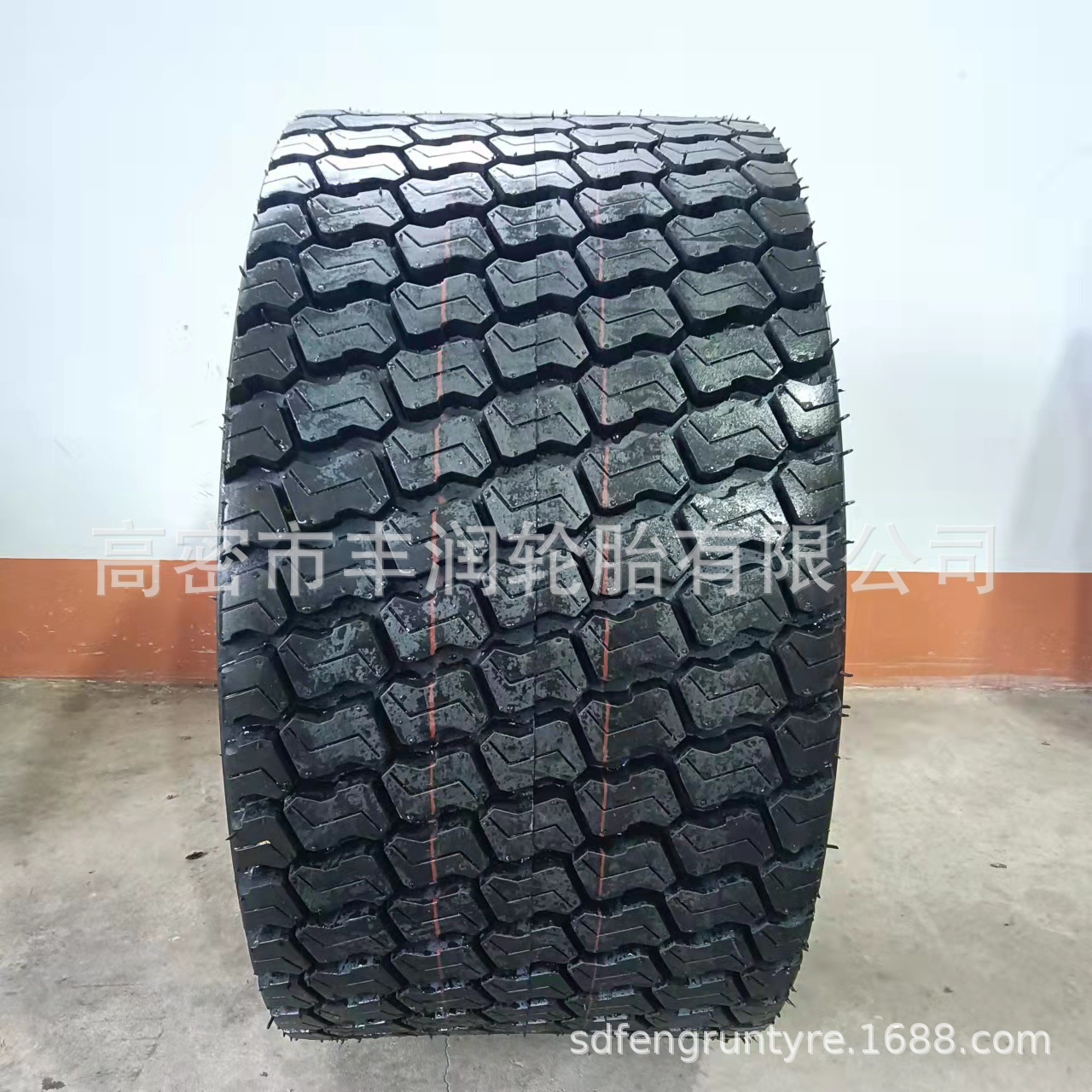 供应草地花纹割草机轮胎31*15.5-15人字花纹31X15.5-15Z真空胎