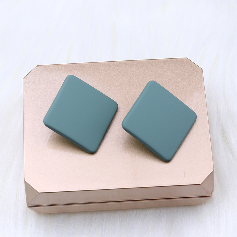 1 Pair Simple Style Geometric Arylic Stoving Varnish Women's Ear Studs display picture 4