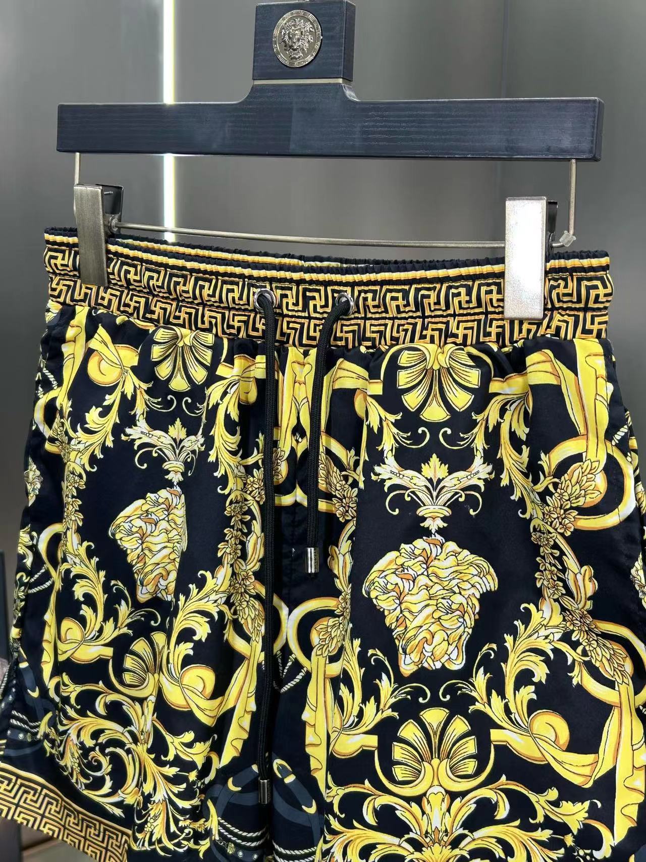 Heren zwemshort sneldrogend met medusa print voor op het strand_voghion.com