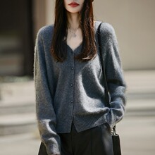 新款百搭拉毛羊绒羊毛V字领针织开衫女秋冬舒适亲肤软糯毛衣外套