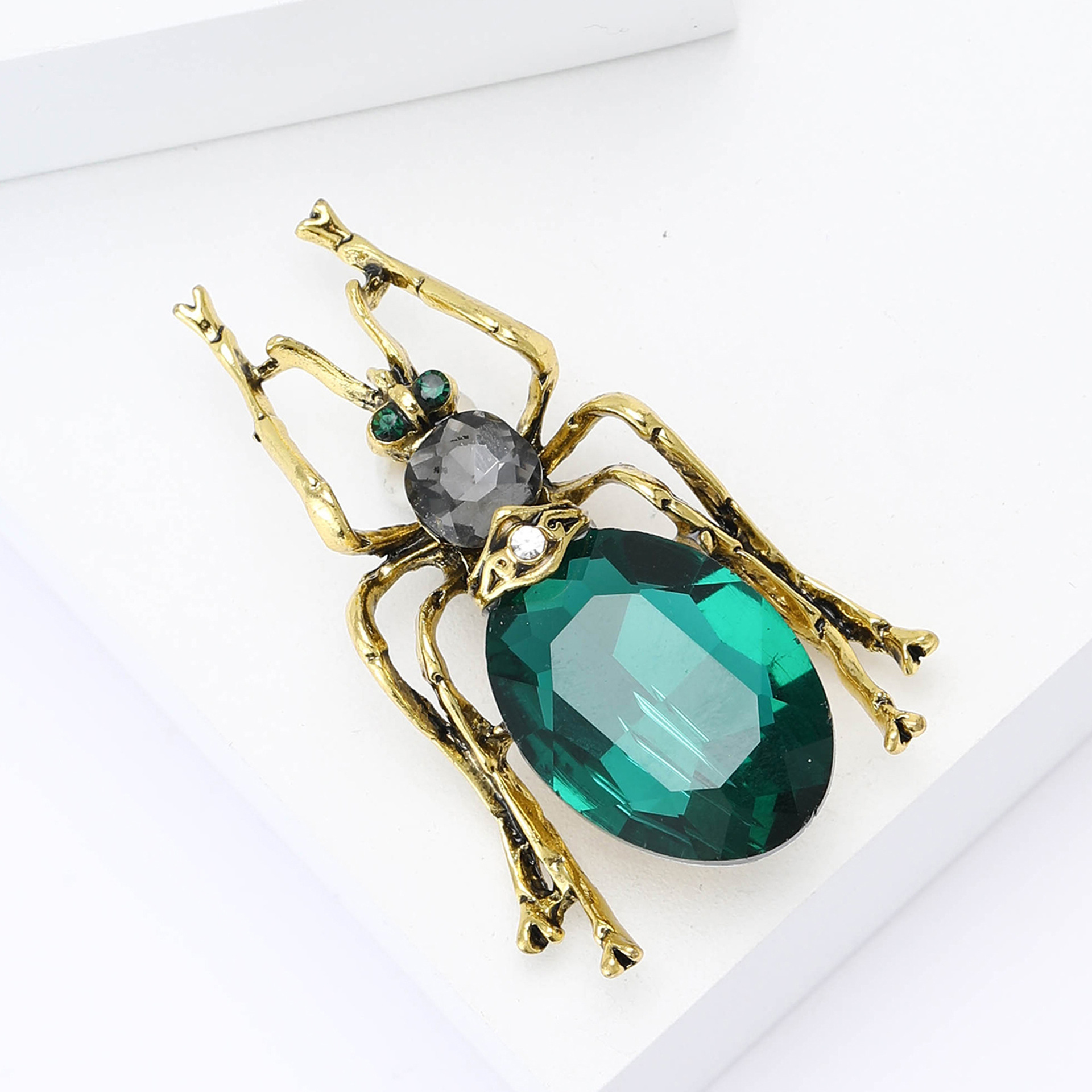 Unisex Gender Retro Lady Pin Insect Alloy Unisex Corsage Brooches