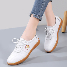 2024新款小白鞋女真皮练功鞋软底武术鞋女牛皮透气女士休闲单鞋