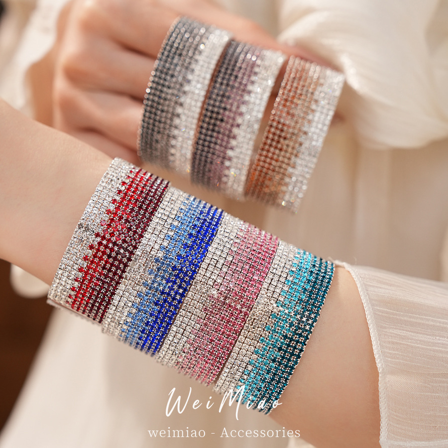 Multicapa de diamantes redondos gradiente elástico brazalete de apertura de estilo europeo y americano pulsera de moda de lujo ligera nicho joyas de mujer