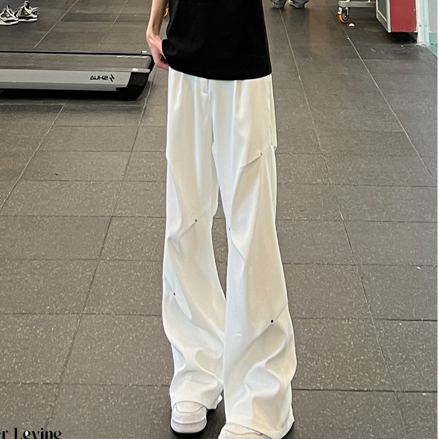 White pleated curved blade men's dress pants, new spring style, paratrooper wide-leg trousers, straight-leg casual pants with a drape.
