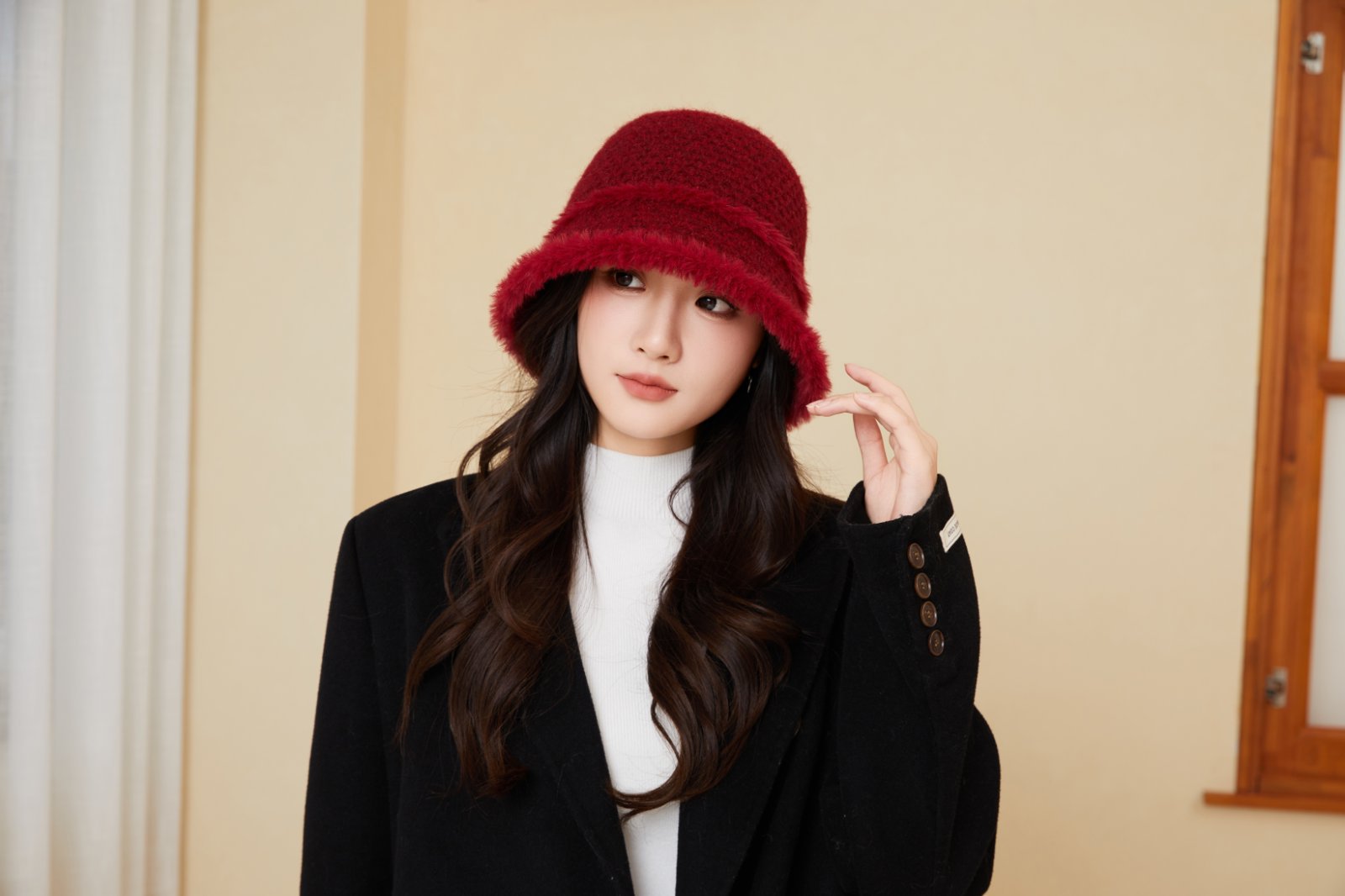 Versione coreana Visone Veet Protezione per le orecchie Fessura Donna Autunno Inverno Caldo Casual Versatile Viso Dimagrante Maglia Pescatore_voghion.com