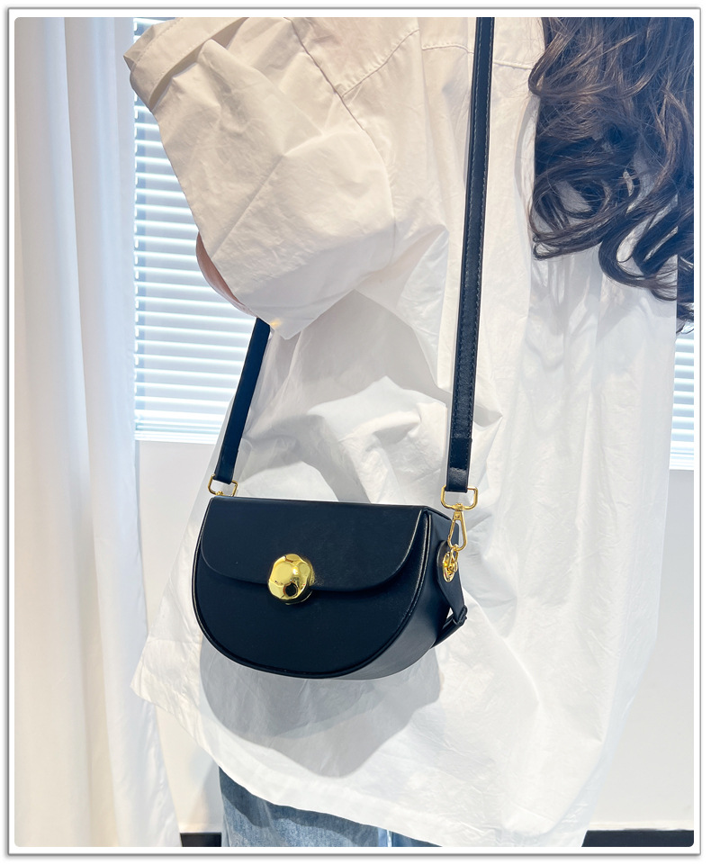 Pequena mala de ombro feminina estilo coreano na moda_voghion.com