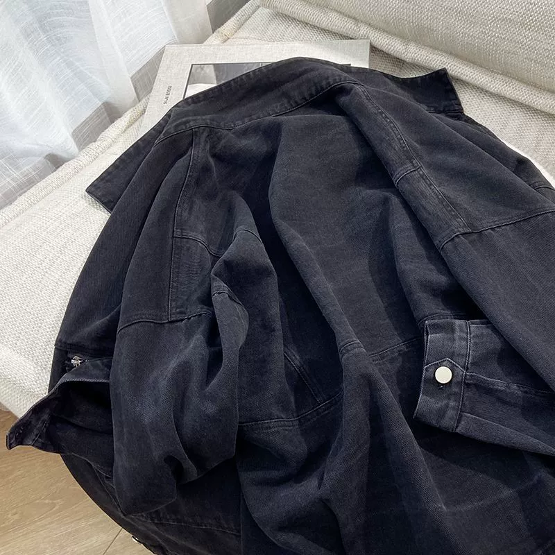 Denim jacket with zipper, loose fit