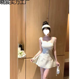 新款法式波点方领吊带连衣裙女a字裙纯欲夏季蓬蓬裙短裙