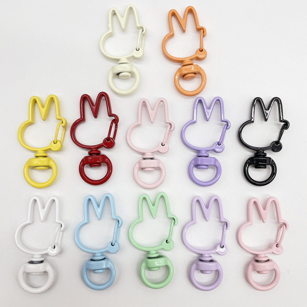 塗装済みスプリングバックル、塗装済みスプリングリング、特殊形状ハートキーホルダー、DIY手作りアクセサリーパーツ、ペンダント、車の鍵