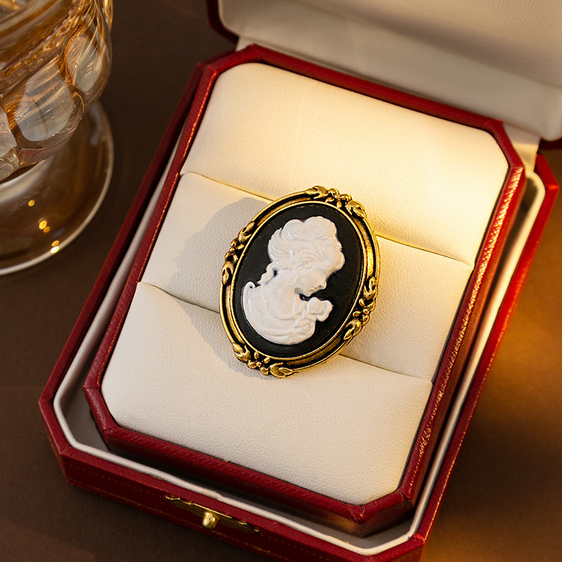 Vintage Brosche Im Mittelalterlichen Stil Für Damen Als Accessoire_voghion.com