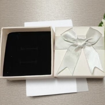 White Bowknot Jewelry Box with Black Velvet Lining, Exquisite Gift Packaging Box, Necklace and Ring Storage Box White Bowknot Jewelry Box with Black Velvet Lining, Exquisite Gift Packaging Box, Necklace and Ring Storage Box