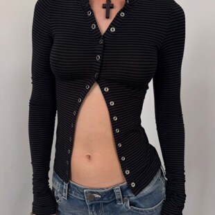 �ڻҗl�y����С�_��Ů�����@���L�����װٴ����e���º�ɫ�W��ᘿ�