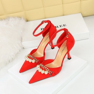 8323-8 Korean version hollow shoes women's shoes with suede surface, shallow mouth, pointed pearl metal chain, one 