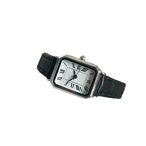 Vintage women's temperament fashion elegant wine barrel type quartz women's watch temperament literary fashion simple style