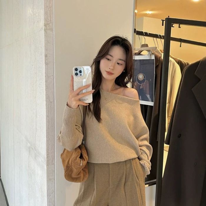 一字领露肩慵懒小众显瘦长袖上衣女高级感气质秋季韩系温柔针织衫|undefined