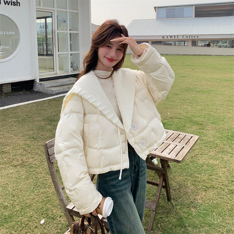 White knitted small short down jacket
