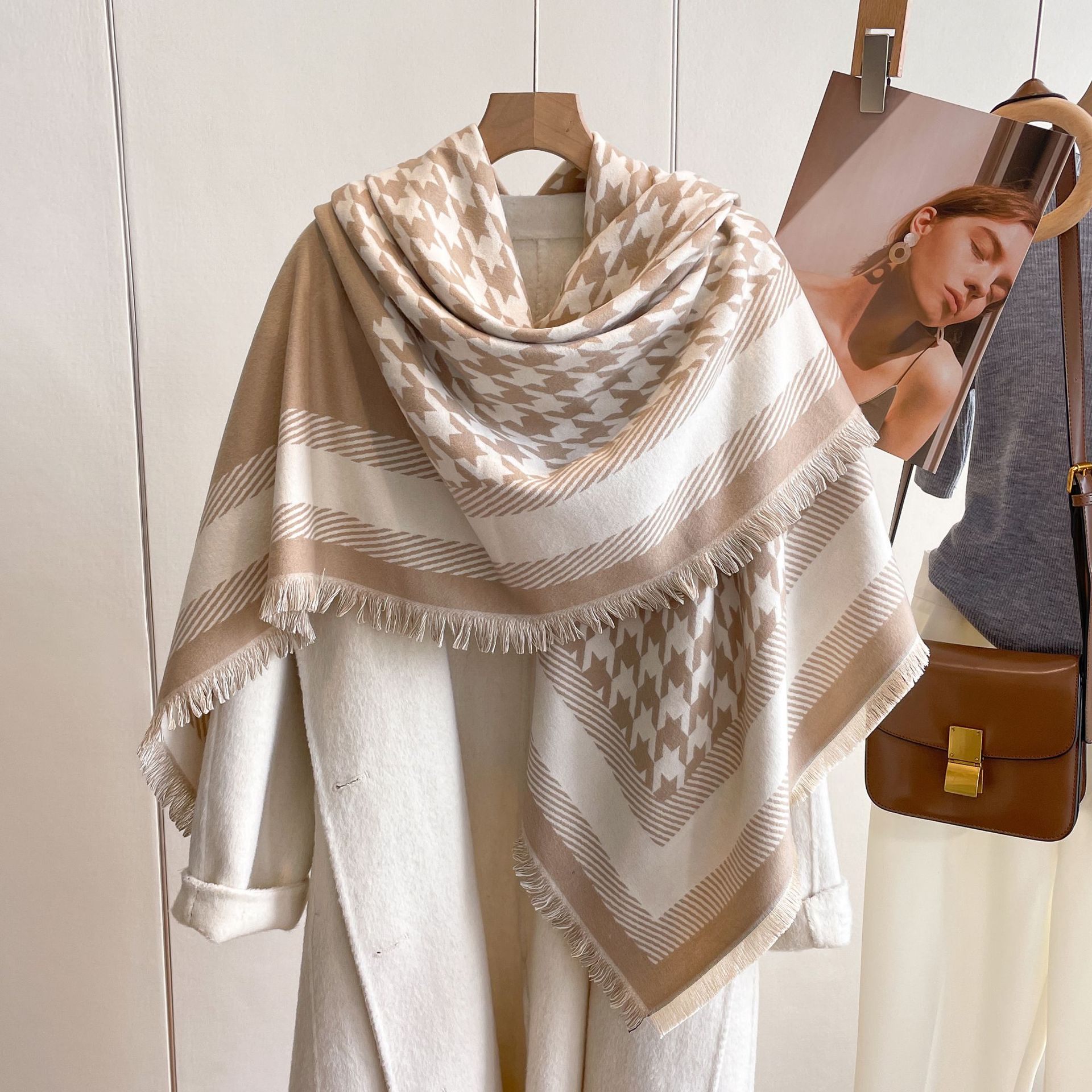 2023 estilo coreano houndstooth impreso gran bufanda cuadrada de cachemira-como la moda letra H cálida bufanda de otoño e invierno engrosada bufanda