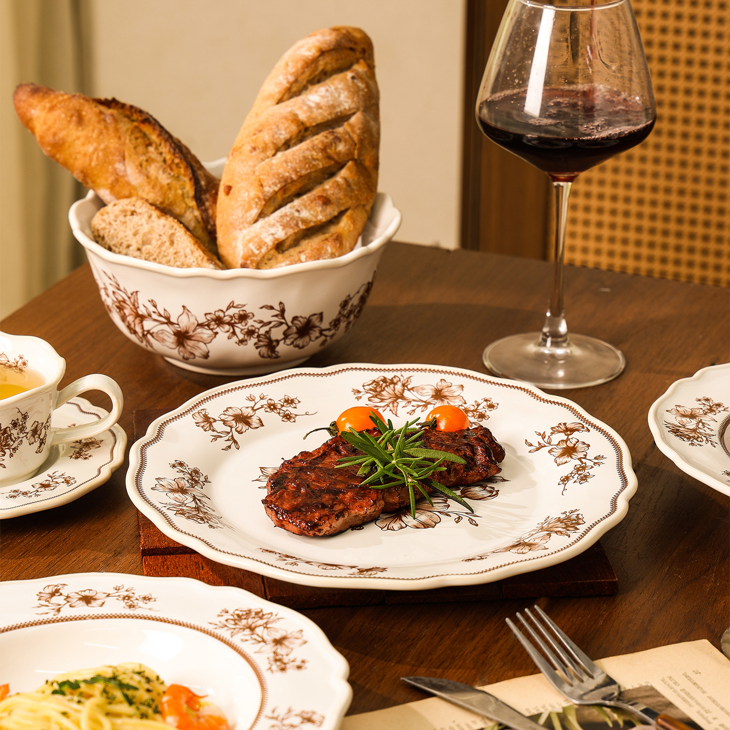 Shang 'en medieval perlas finas cerámica cubiertos caseros platos de comedor franceses tazones pequeños platos de tazas retro jardín de rosas platos de postres
