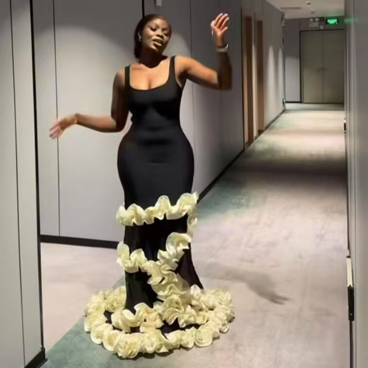 European and American Cross-Border New Suspender Dress, Accessible Luxury and High-End Hip-Covering Spiral Lace Bandage Dress