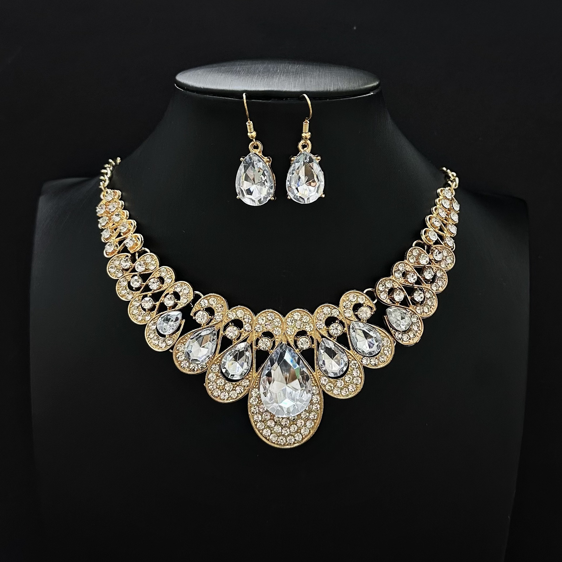 Joyería transfronteriza explosión Amazon venta caliente gran collar de gemas conjunto de pendientes de orejas Europa y América temperamento exagerado de moda diamantes flash image 9