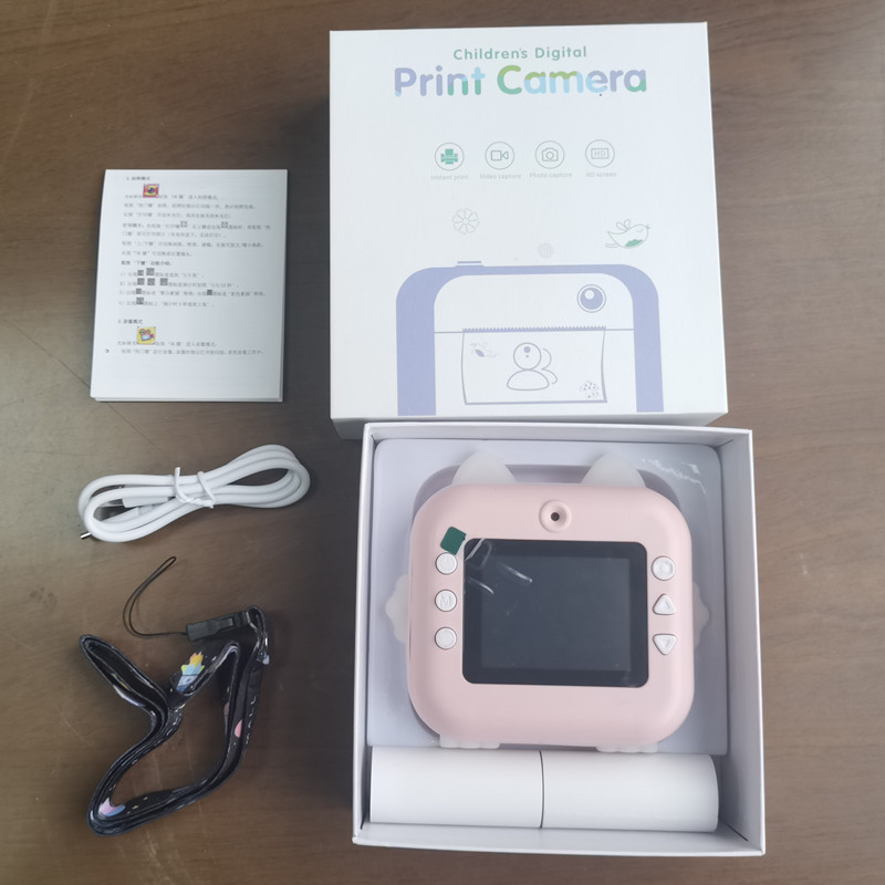 X2子供カメラは高精細ミニプリントカメラで撮影できます。