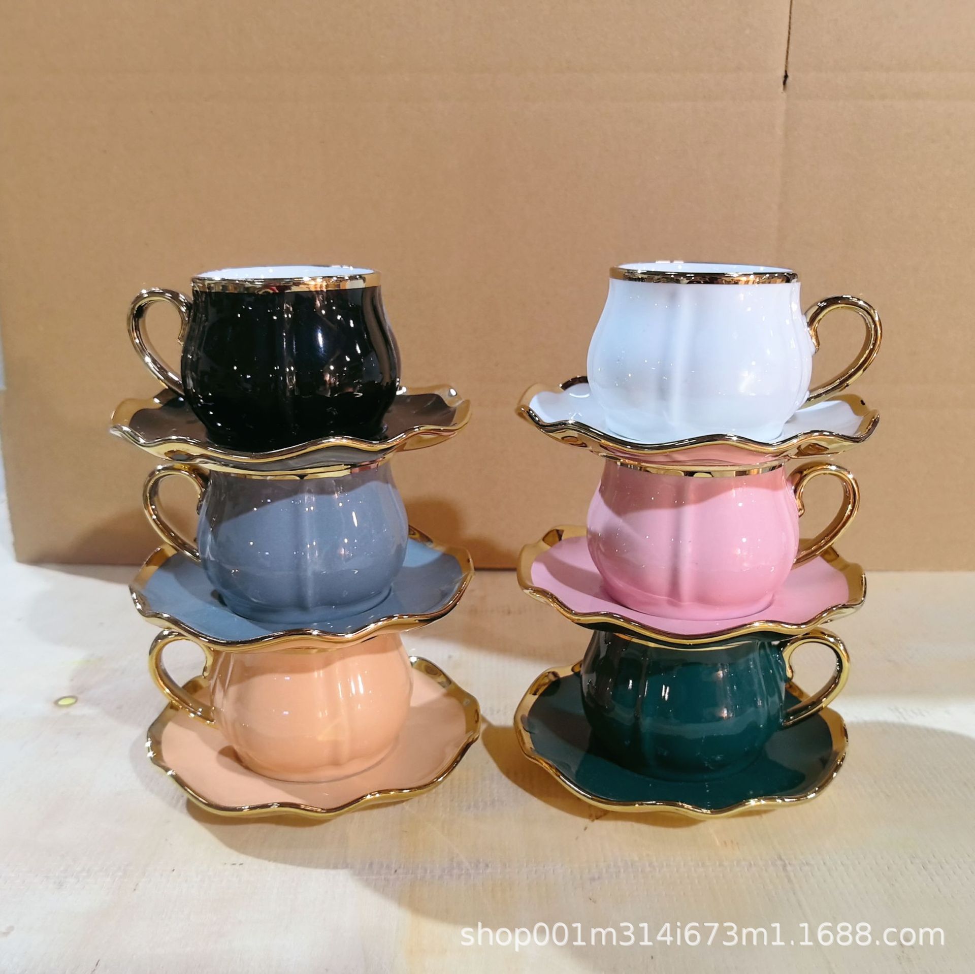 Taza y platillo de café de cerámica vidriada de color creativo 6 tazas 6 platillos Té de la tarde Juego de tamaño caja de regalo Juego de té