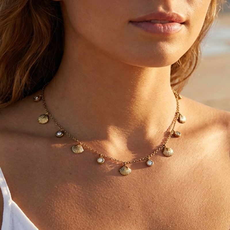 TENA al por mayor Europa y los Estados Unidos de moda transfronteriza 18k oro nicho de diseño colgante conchas de vacaciones ligero collar de lujo