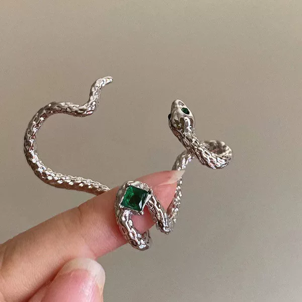 Snake Ear Bone Clip Female Niche All-match Design Personality Elegant Earrings Fashion Light Luxury New Accessories Earrings Wholesale